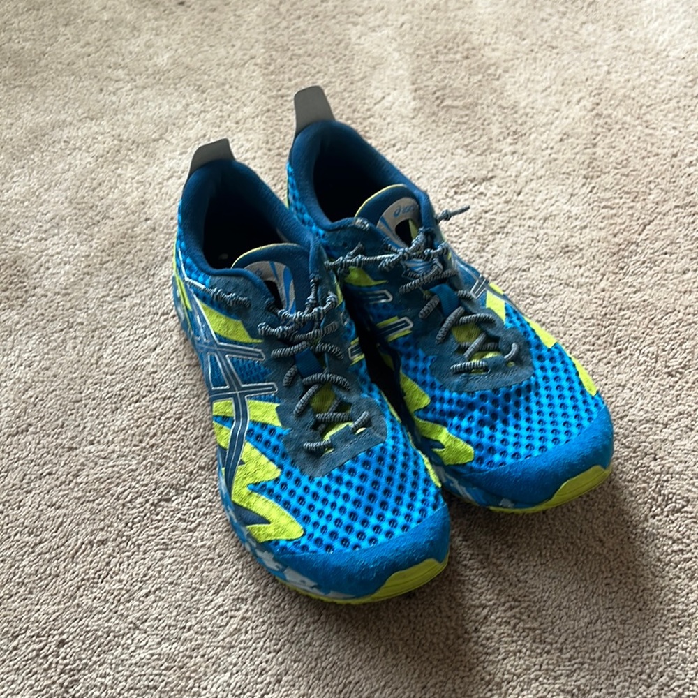 Asics Gel-Noosa Tri 12 Running Shoe size 10.5